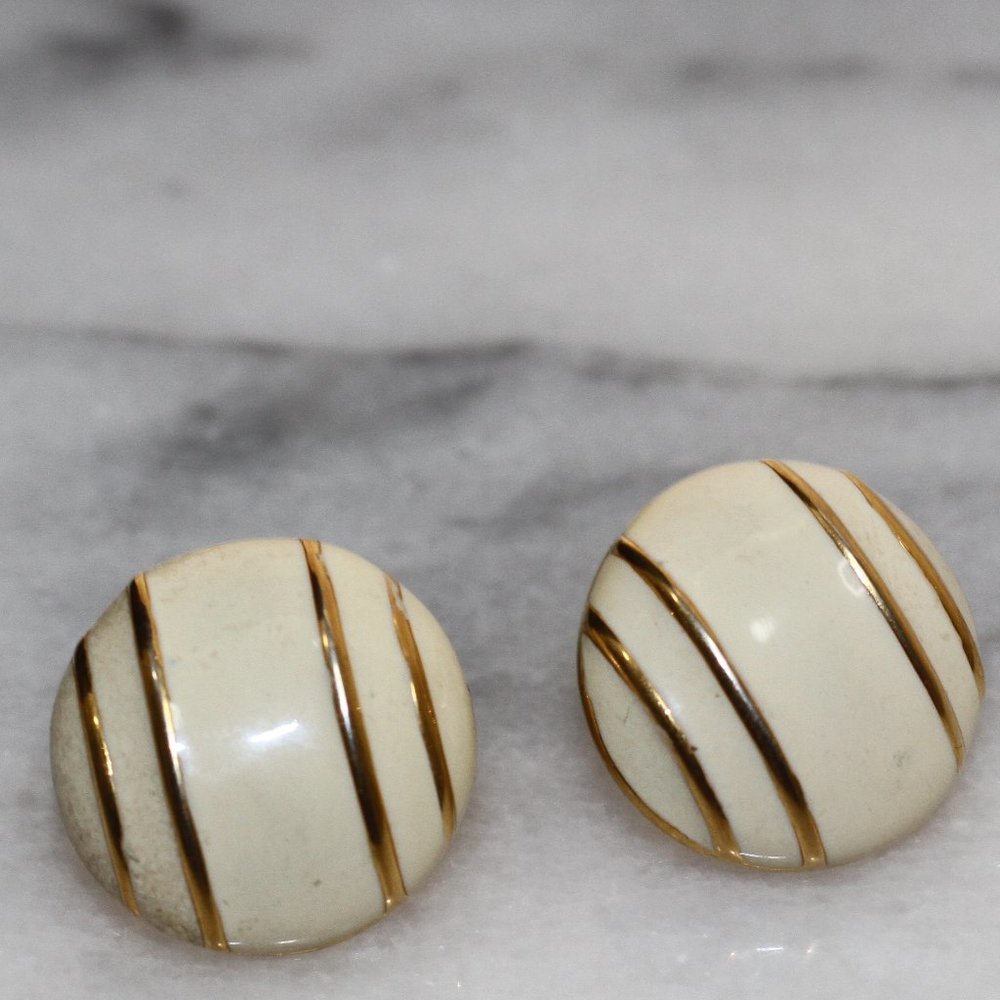 White Gold Round Earrings